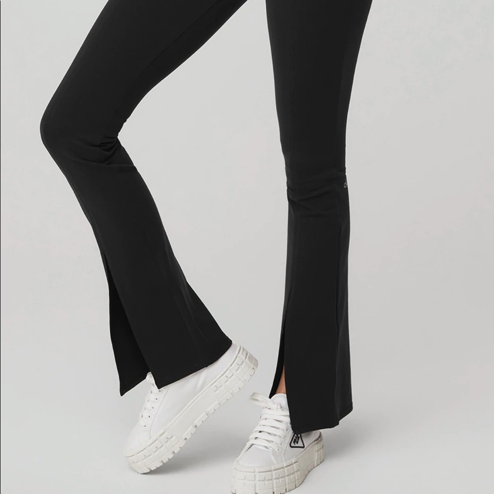 brand new alo yoga pants